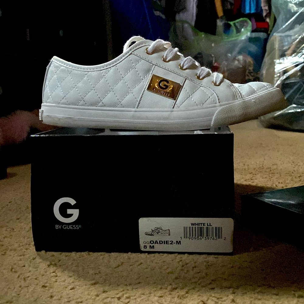 G by Guess White leather Oadie 2 sneakers in size 8 women’s gold detail
